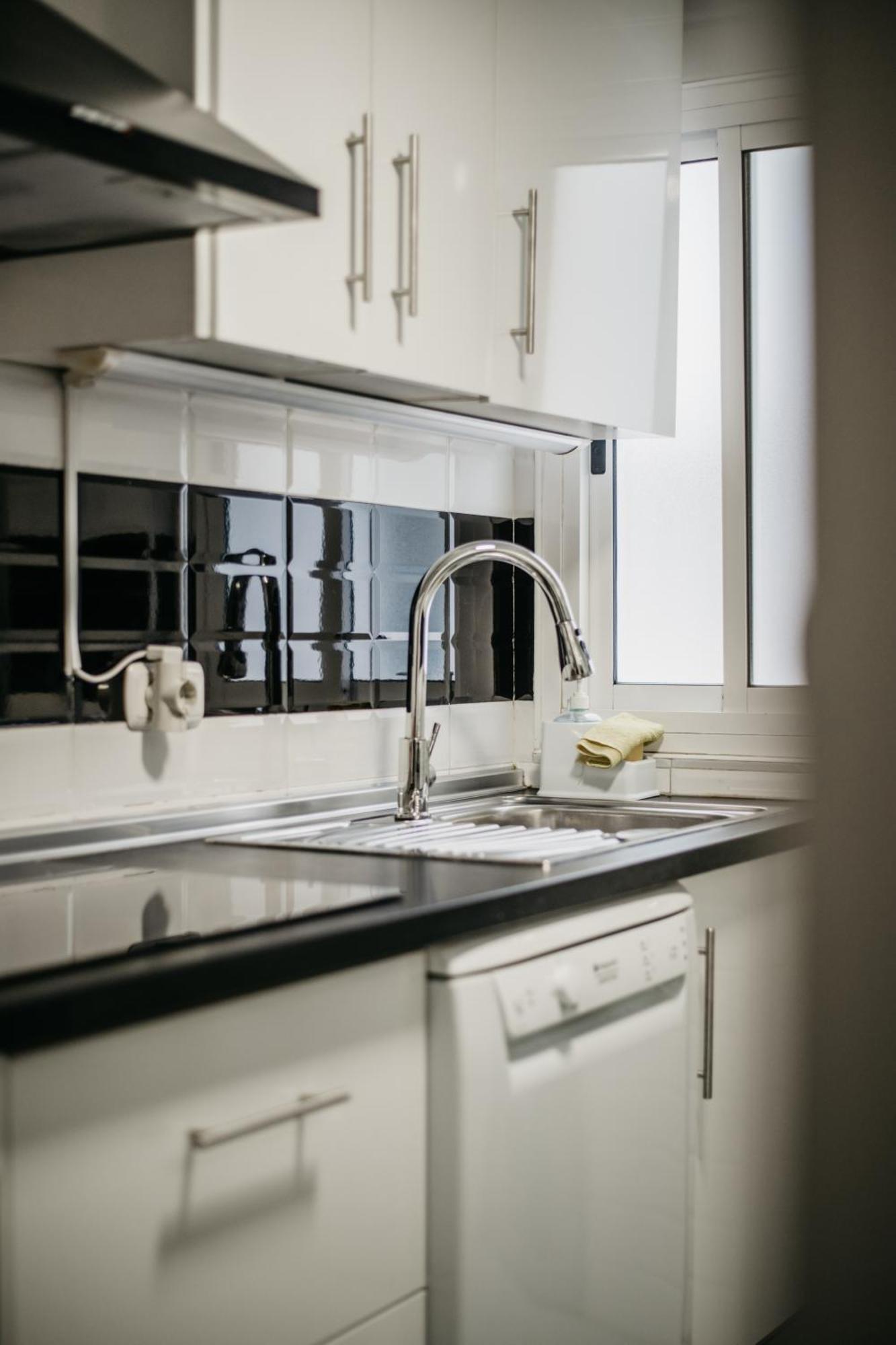 Tuguest Maria Luisa Apartment - Free Parking Гранада Экстерьер фото